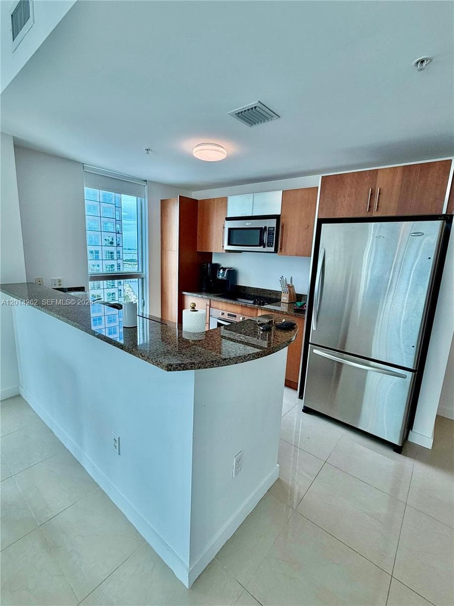 300 S Biscayne Blvd # 3701, Miami FL 33131 photo 4