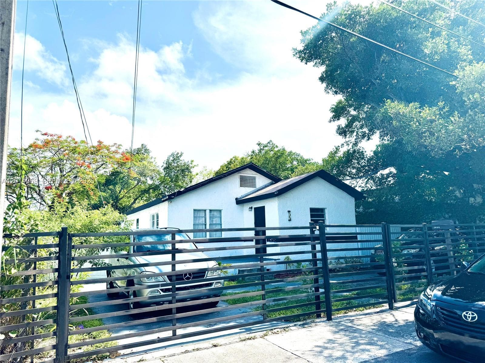 1484 NW 60th St, Miami FL 33142