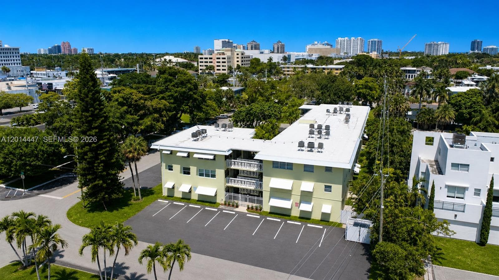 1900 NE 8th Ct # 105, Fort Lauderdale FL 33304 photo 2