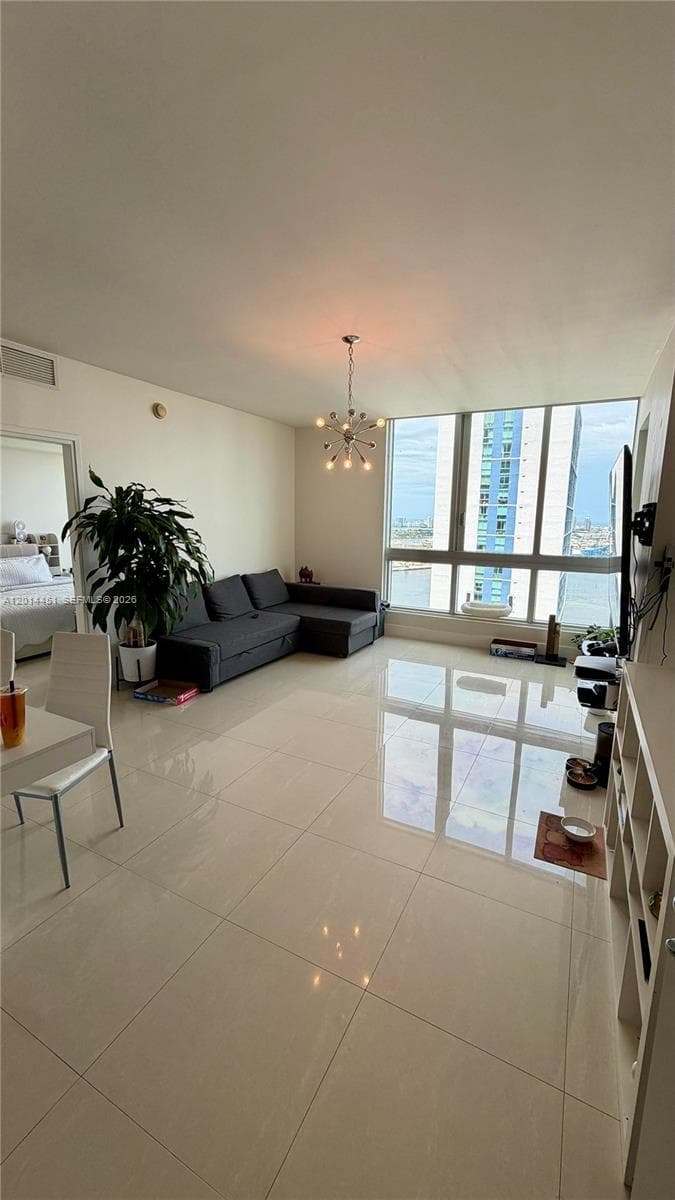 300 S Biscayne Blvd # 3212, Miami FL 33131 photo 3