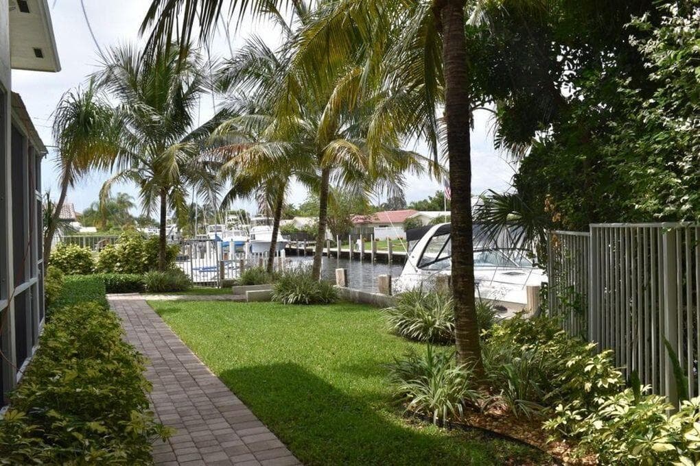 1361 NE 27 Way, Pompano Beach FL 33062 photo 3