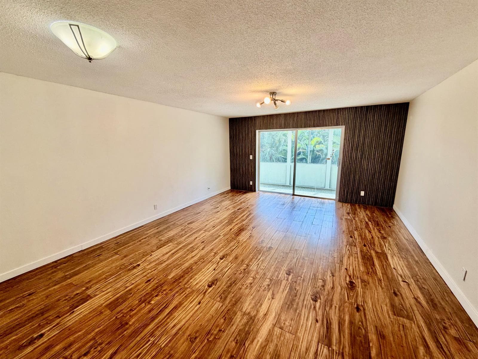 1000 NE 14th Avenue # 304, Hallandale Beach FL 33009 photo 2
