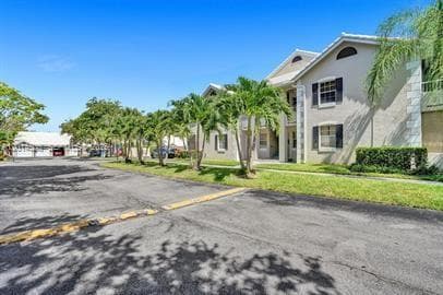 2871 N Oakland Forest Dr # 210, Oakland Park FL 33309