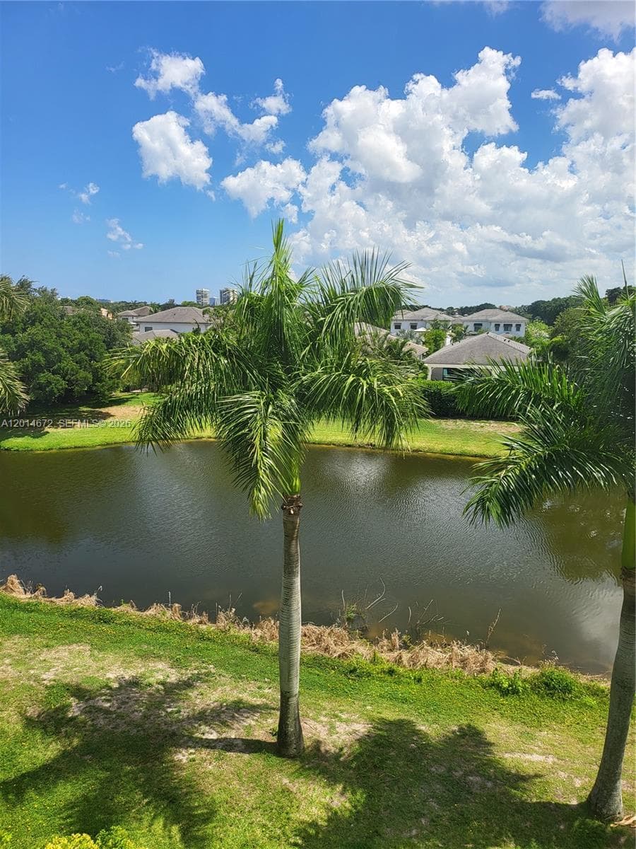 3640 Whitehall Dr # 406, West Palm Beach FL 33401 photo 3