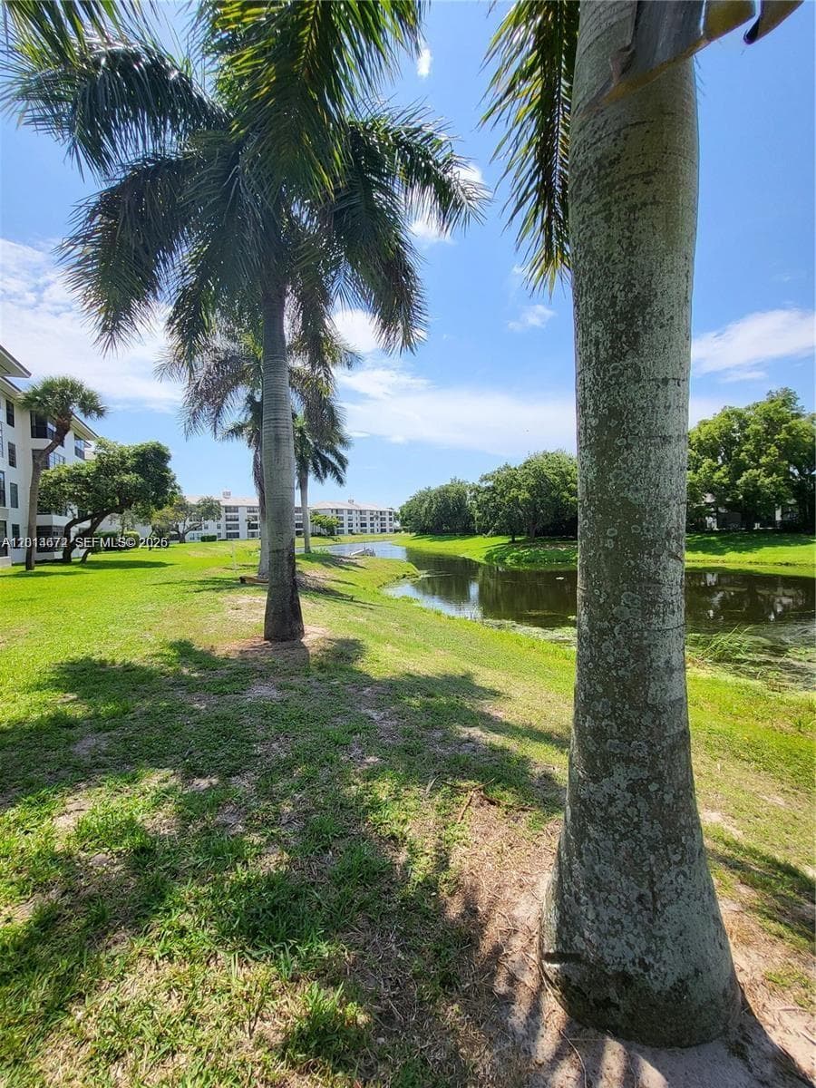 3640 Whitehall Dr # 406, West Palm Beach FL 33401 photo 5
