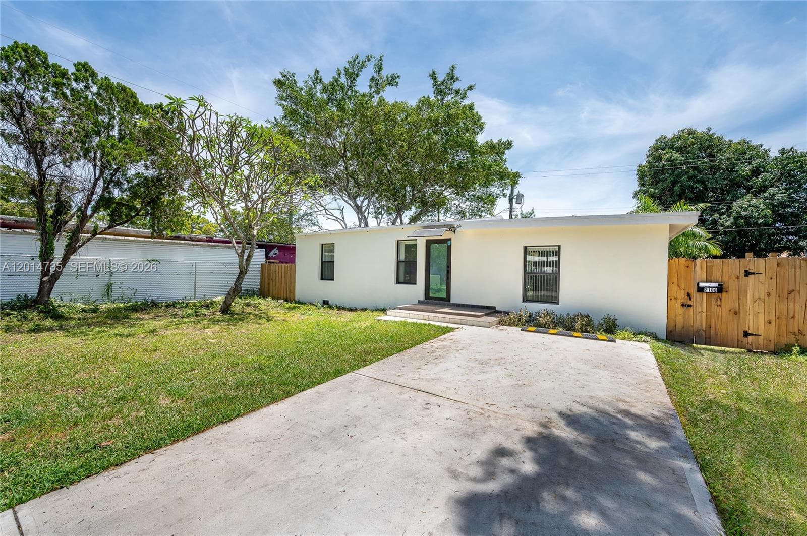 2106 Plunkett Ct, Hollywood FL 33020 photo 2