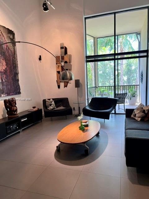 20365 W Country Club Dr, Aventura FL 33180 photo 3