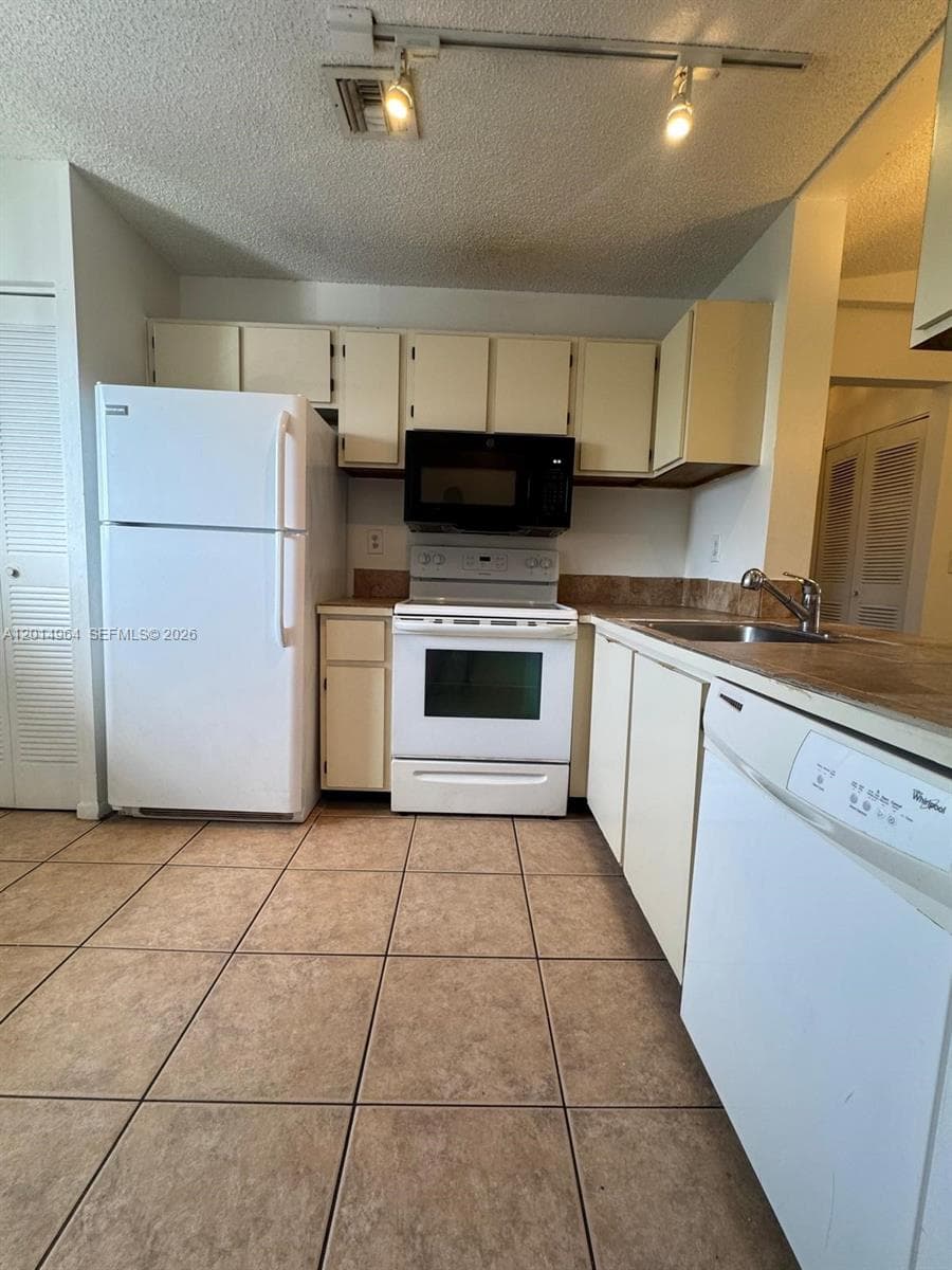 142 NW 60th Ave # 2, Margate FL 33063 photo 3