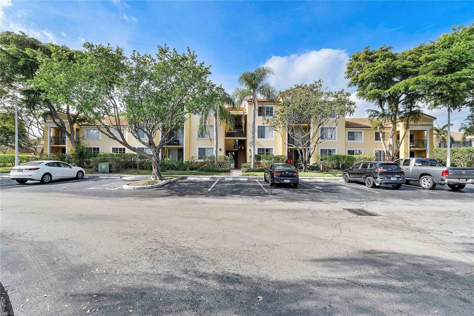 120 Yacht Club Way # 305, Hypoluxo FL 33462 photo 2