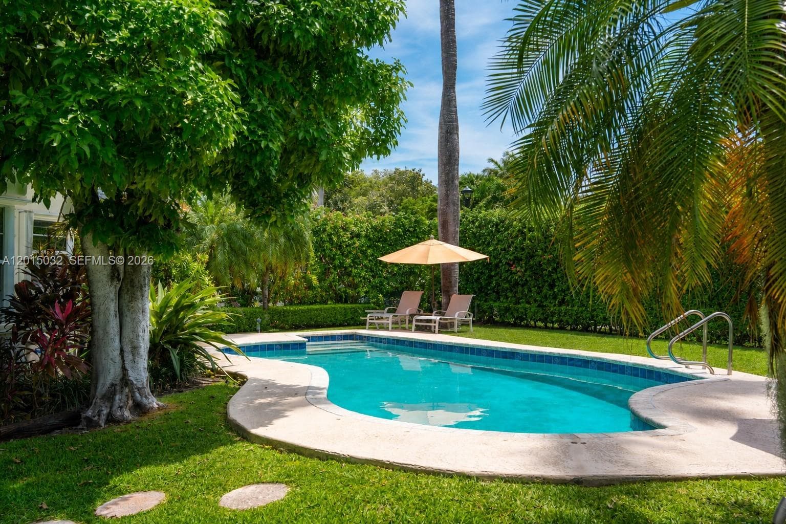 363 S Hibiscus Dr, Miami Beach FL 33139 photo 2