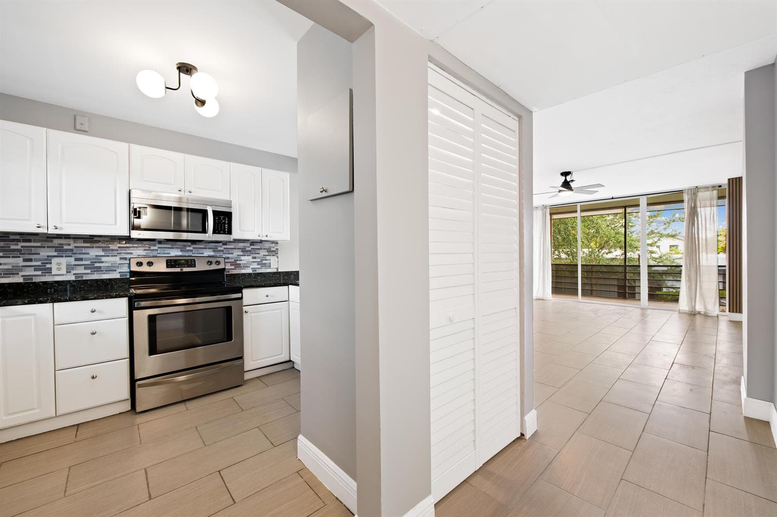 113 Royal Park Drive # 2h, Oakland Park FL 33309 photo 4