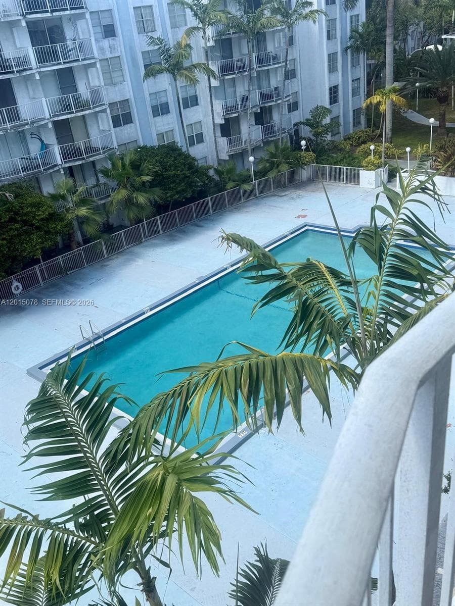 488 NW 165th St Rd # 512, Miami FL 33169