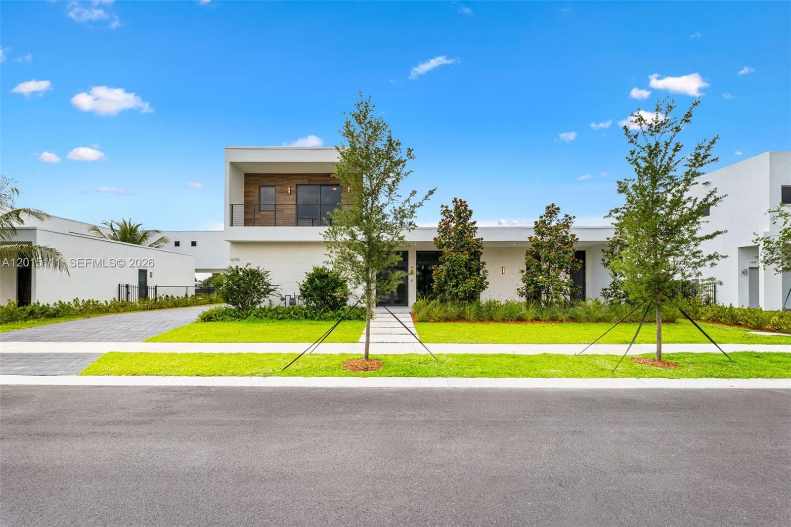 16700 N Botaniko Dr N, Weston FL 33326 photo 2