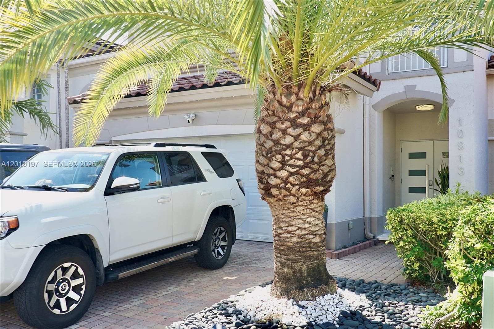 10913 NW 67th St, Doral FL 33178 photo 5