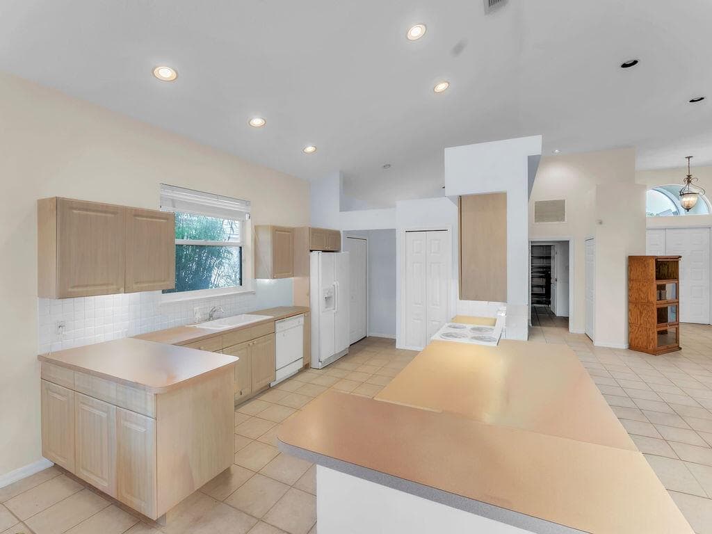7215 Marsh Terrace, Port St. Lucie FL 34986 photo 3
