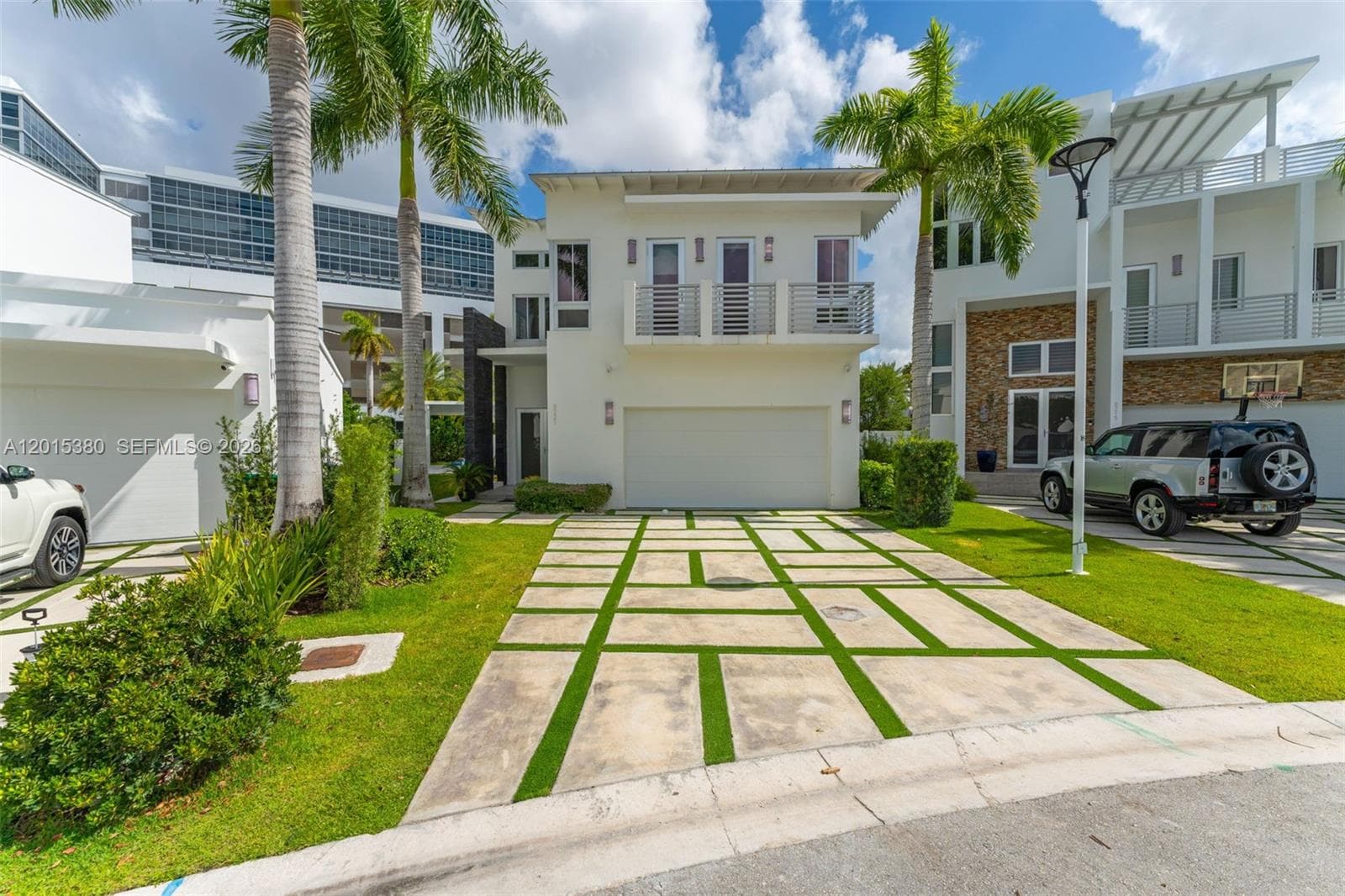 8221 NW 34th Dr, Doral FL 33122