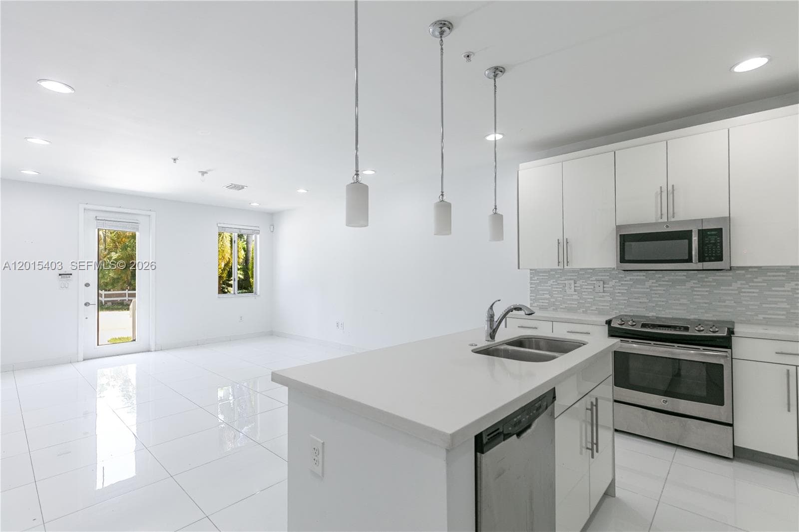 2610 NE 213th St # 103, Miami FL 33180 photo 2