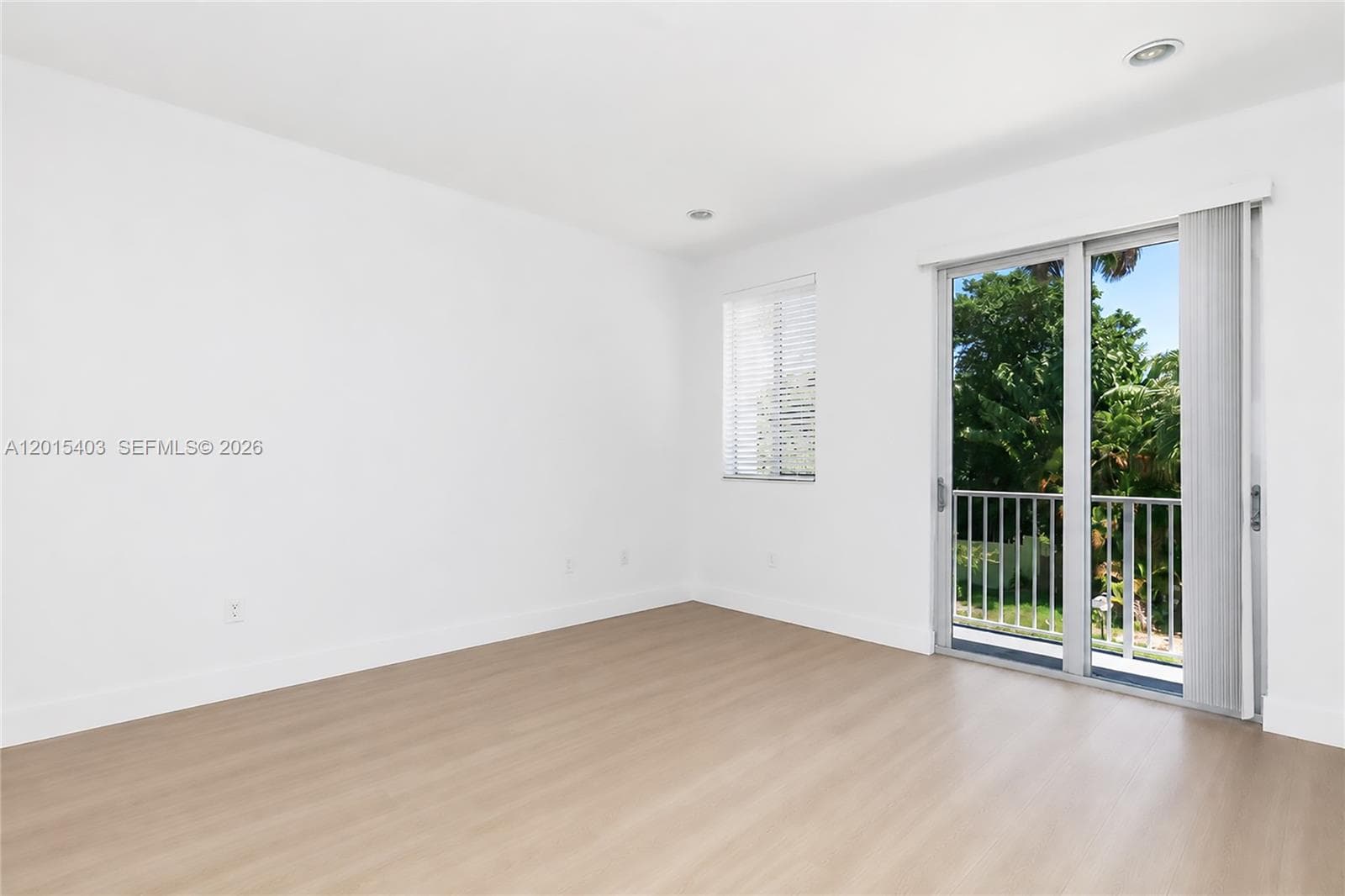 2610 NE 213th St # 103, Miami FL 33180 photo 4