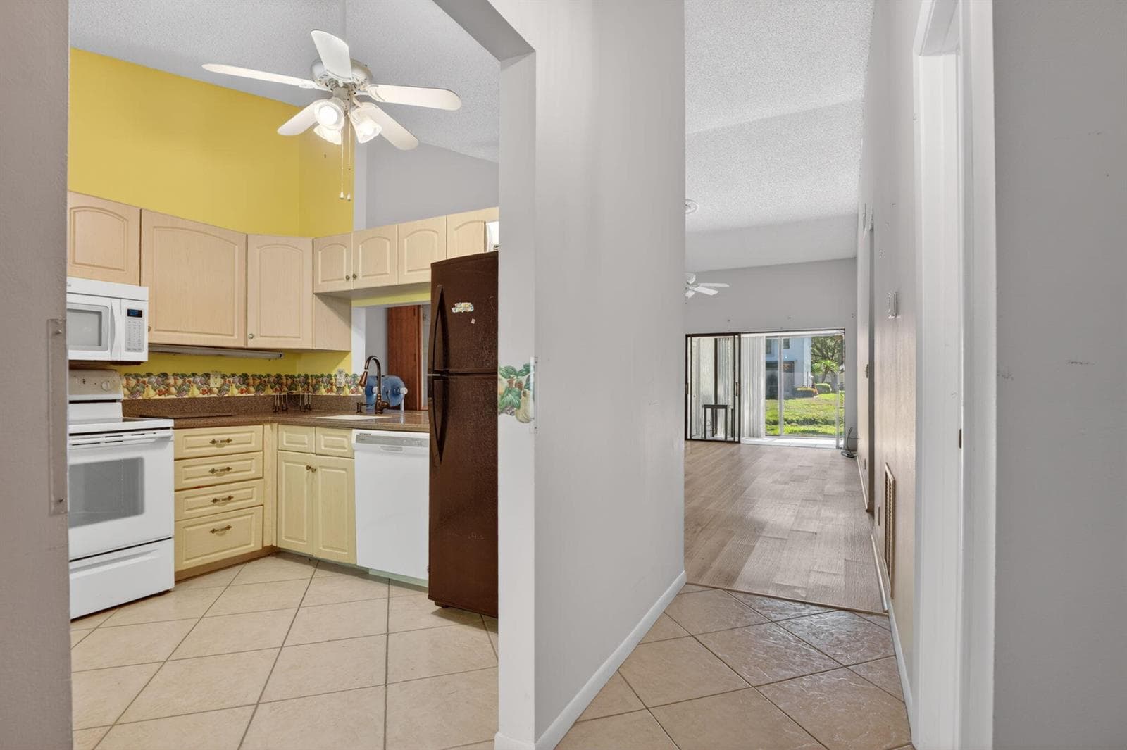 3210 S Carambola Cir Circle S, Coconut Creek FL 33066 photo 4