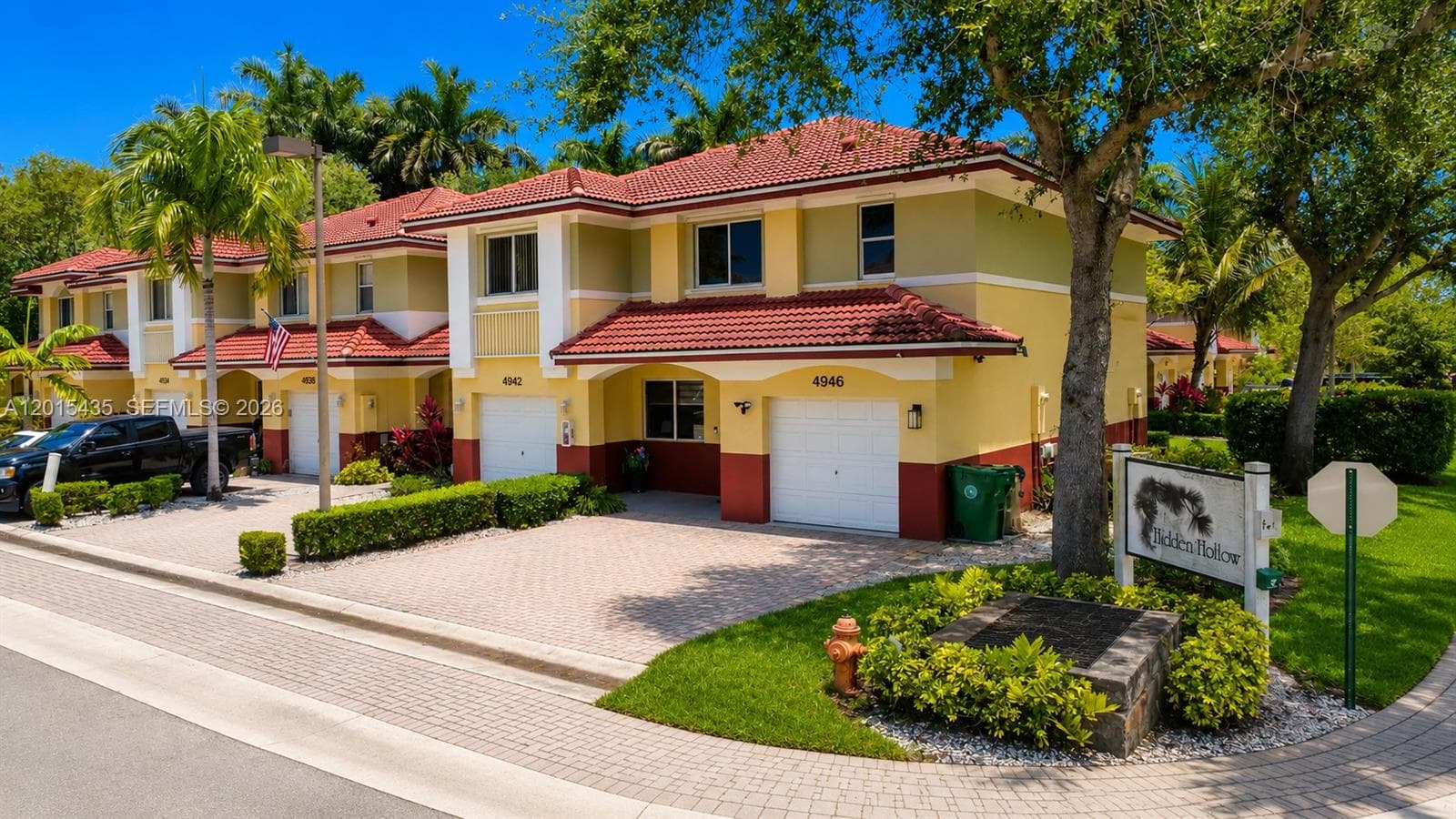 4946 SW 66th Ter, Davie FL 33314