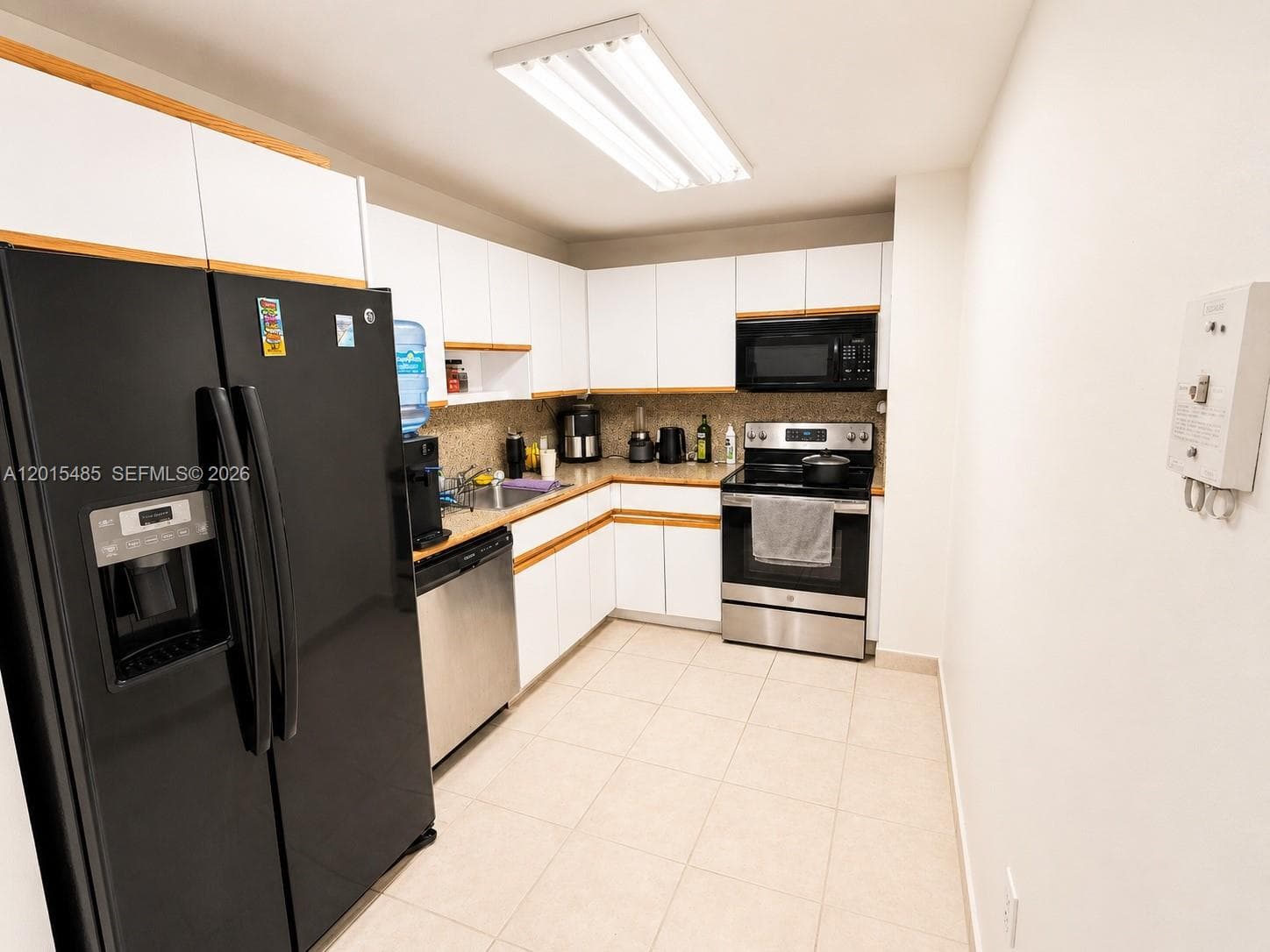 3375 N Country Club Dr # 407, Aventura FL 33180 photo 3