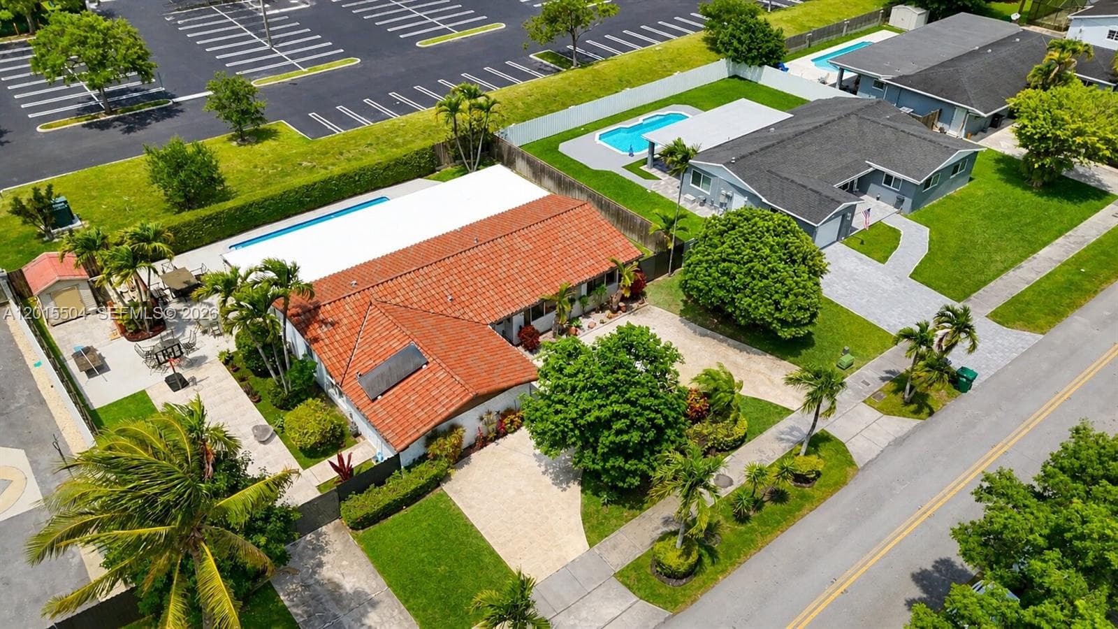 10435 SW 92nd St, Miami FL 33176 photo 3