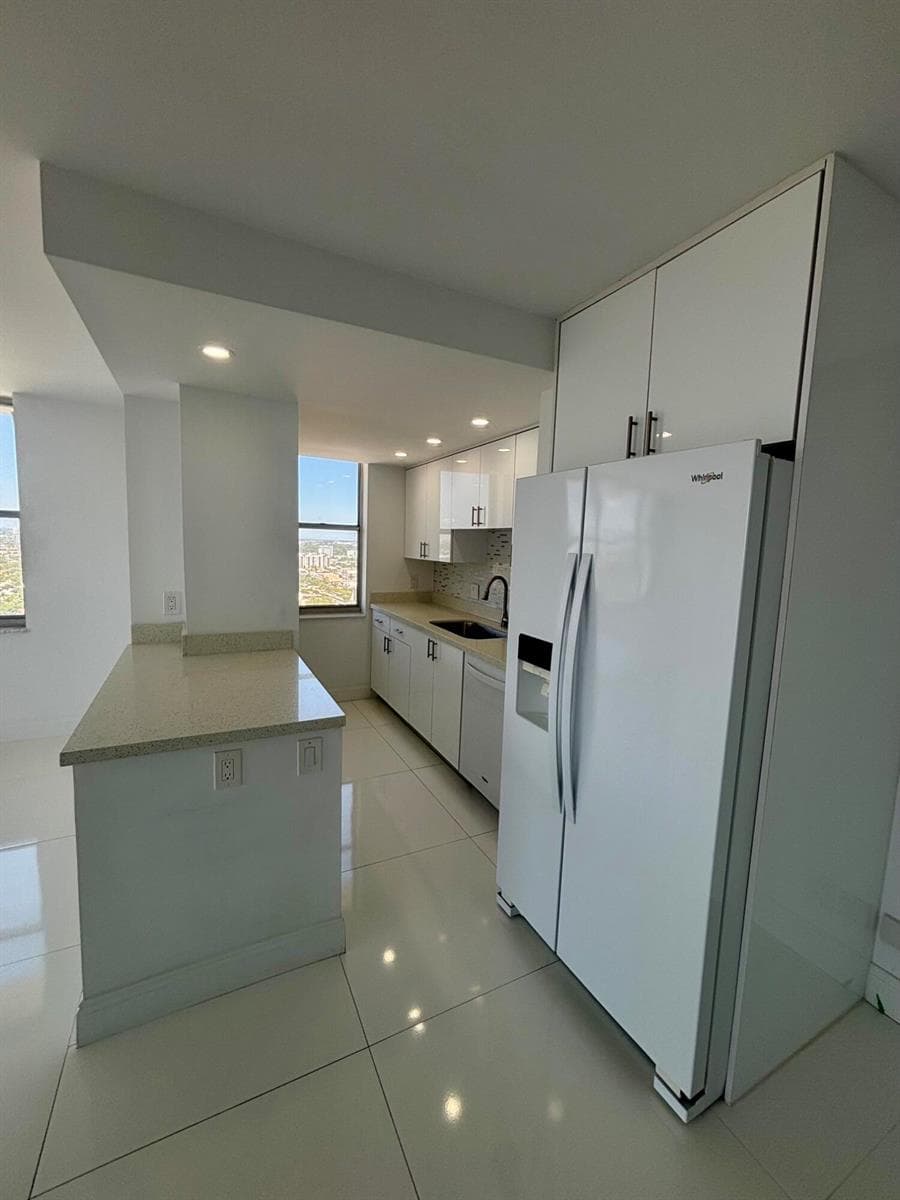111 Briny Avenue # 23-14, Pompano Beach, FL 33062 photo 2