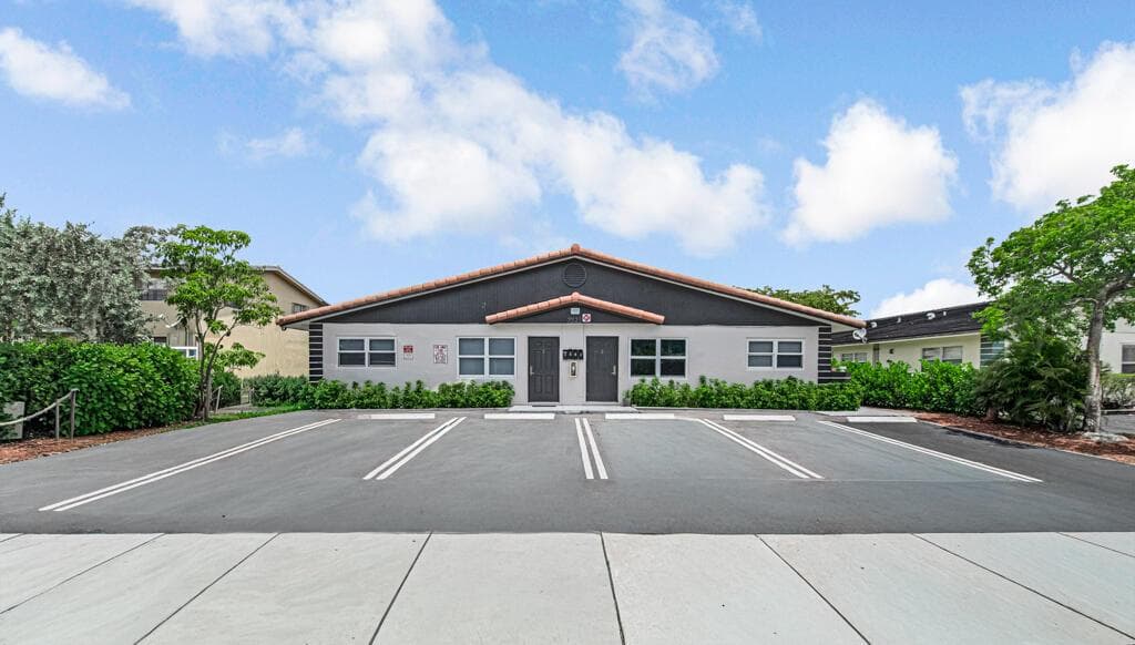 7521 NW 44th Court, Coral Springs FL 33065 photo 2