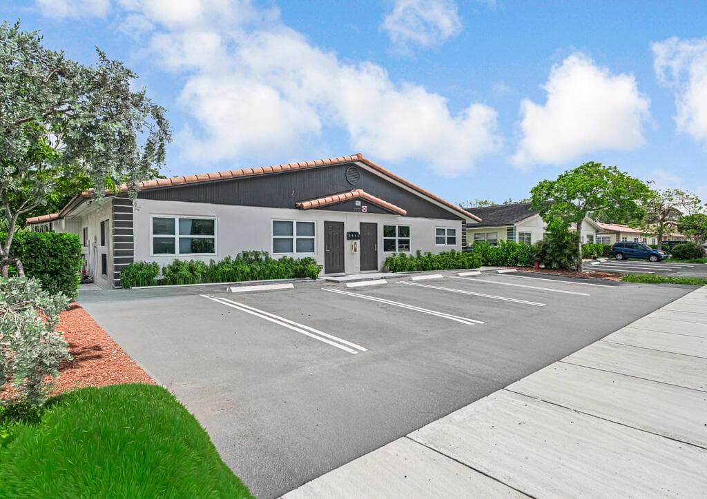 7521 NW 44th Court, Coral Springs FL 33065 photo 4