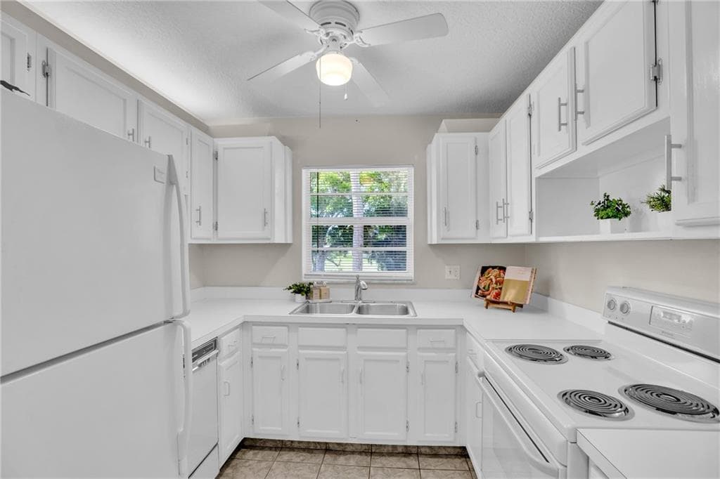 17 Vista Palm Lane # 201, Vero Beach FL 32962 photo 3