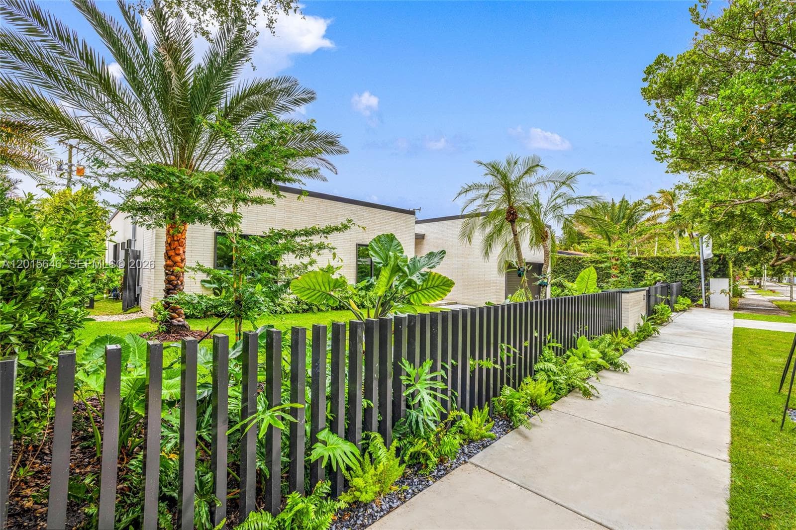 72 W Shore Dr W, Miami FL 33133 photo 5