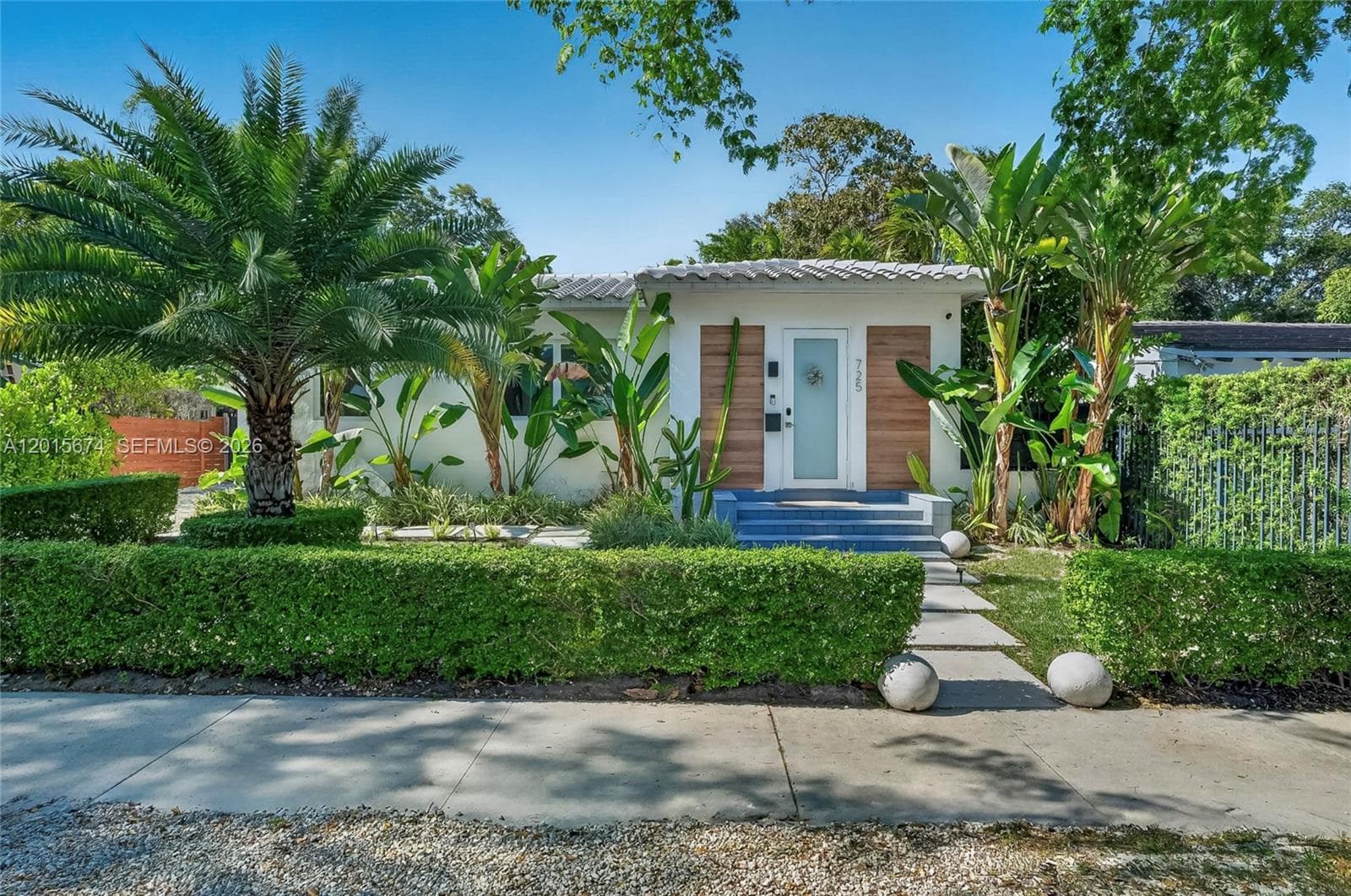 725 NE 81st St, Miami FL 33138 photo 2