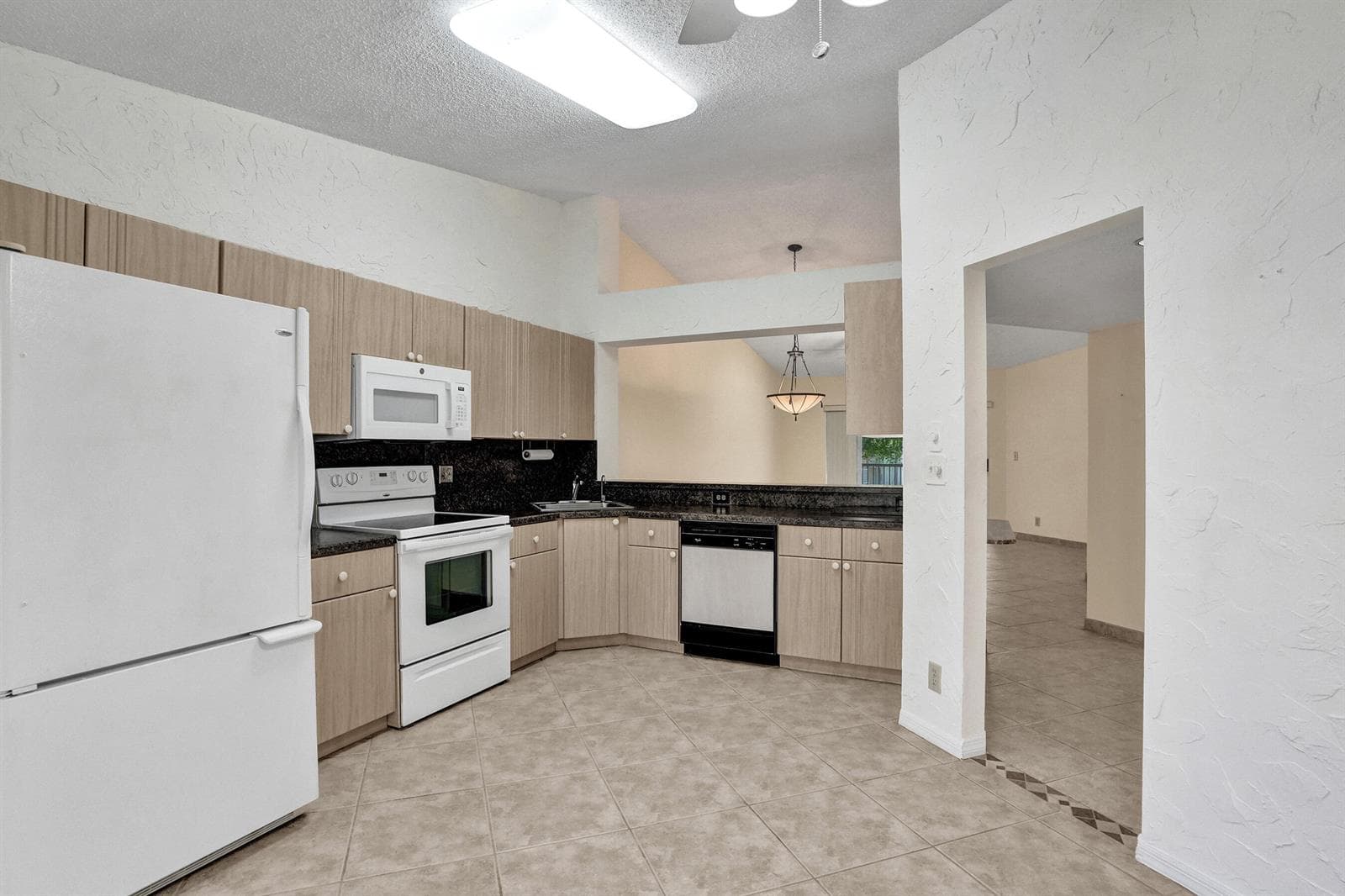 7243 S Devon Drive, Tamarac FL 33321 photo 5