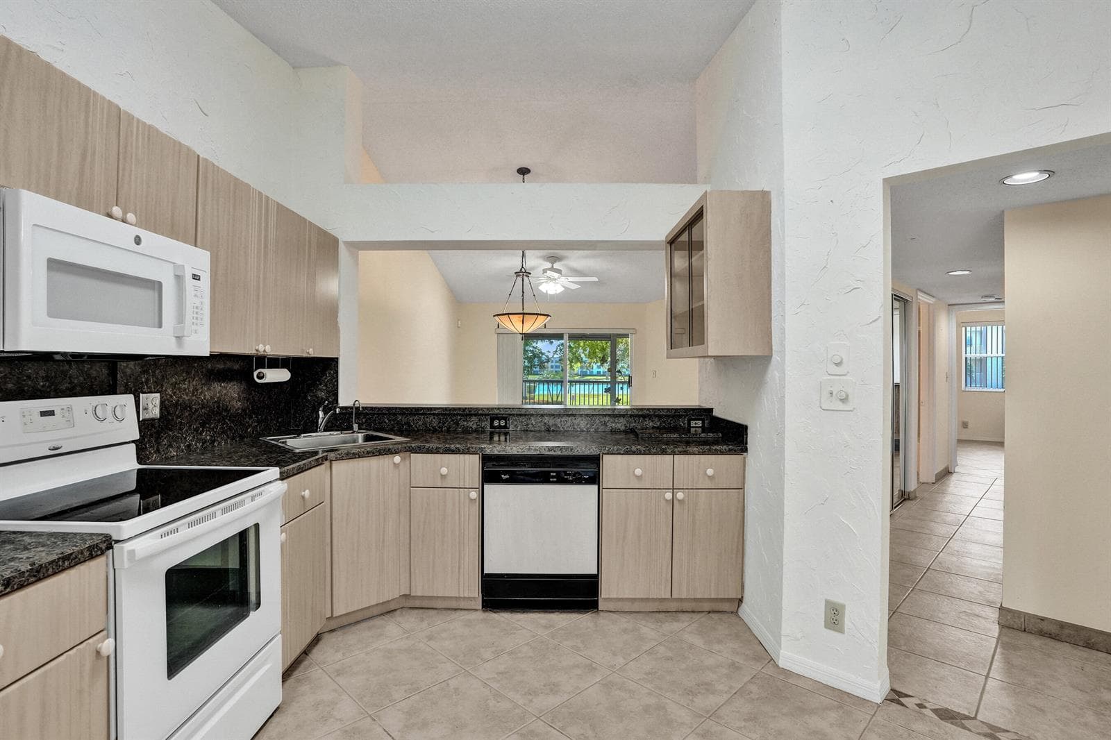 7243 S Devon Drive, Tamarac FL 33321 photo 4