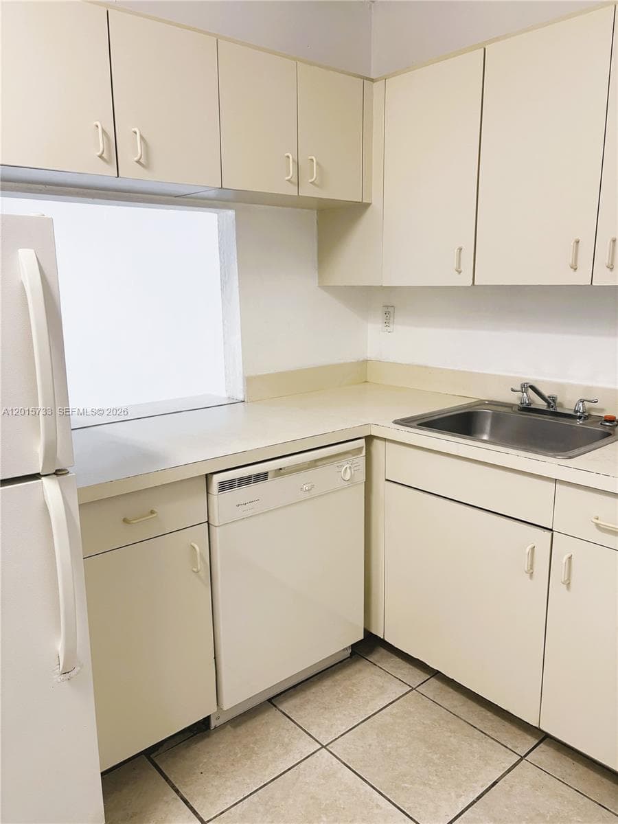 10900 SW 104th St # 315, Miami FL 33176 photo 2