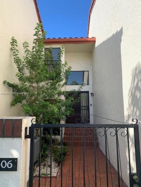 341 Ives Dairy Rd # 341-06, Miami FL 33179 photo 3