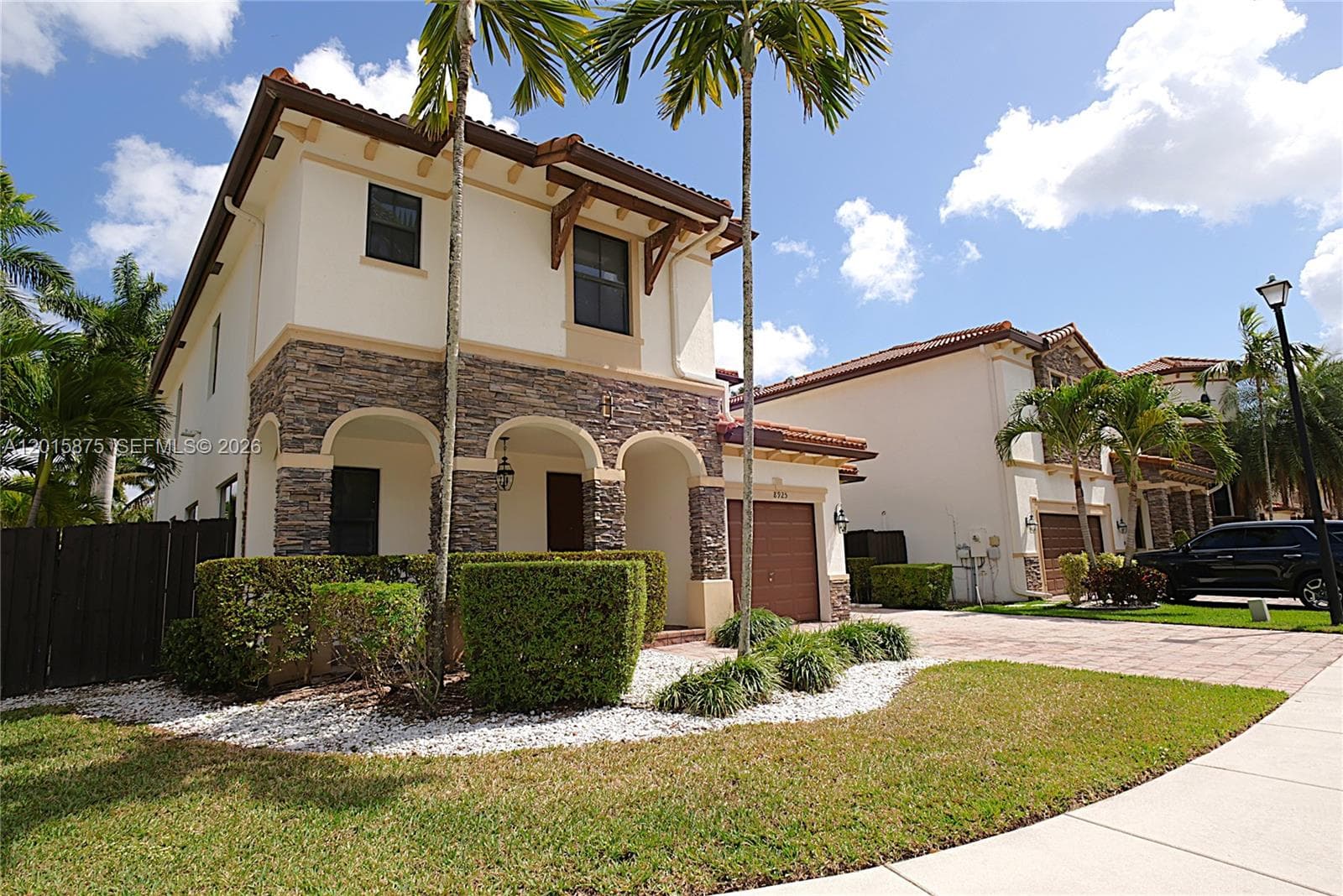 8925 NW 99th Ave, Doral FL 33178 photo 2