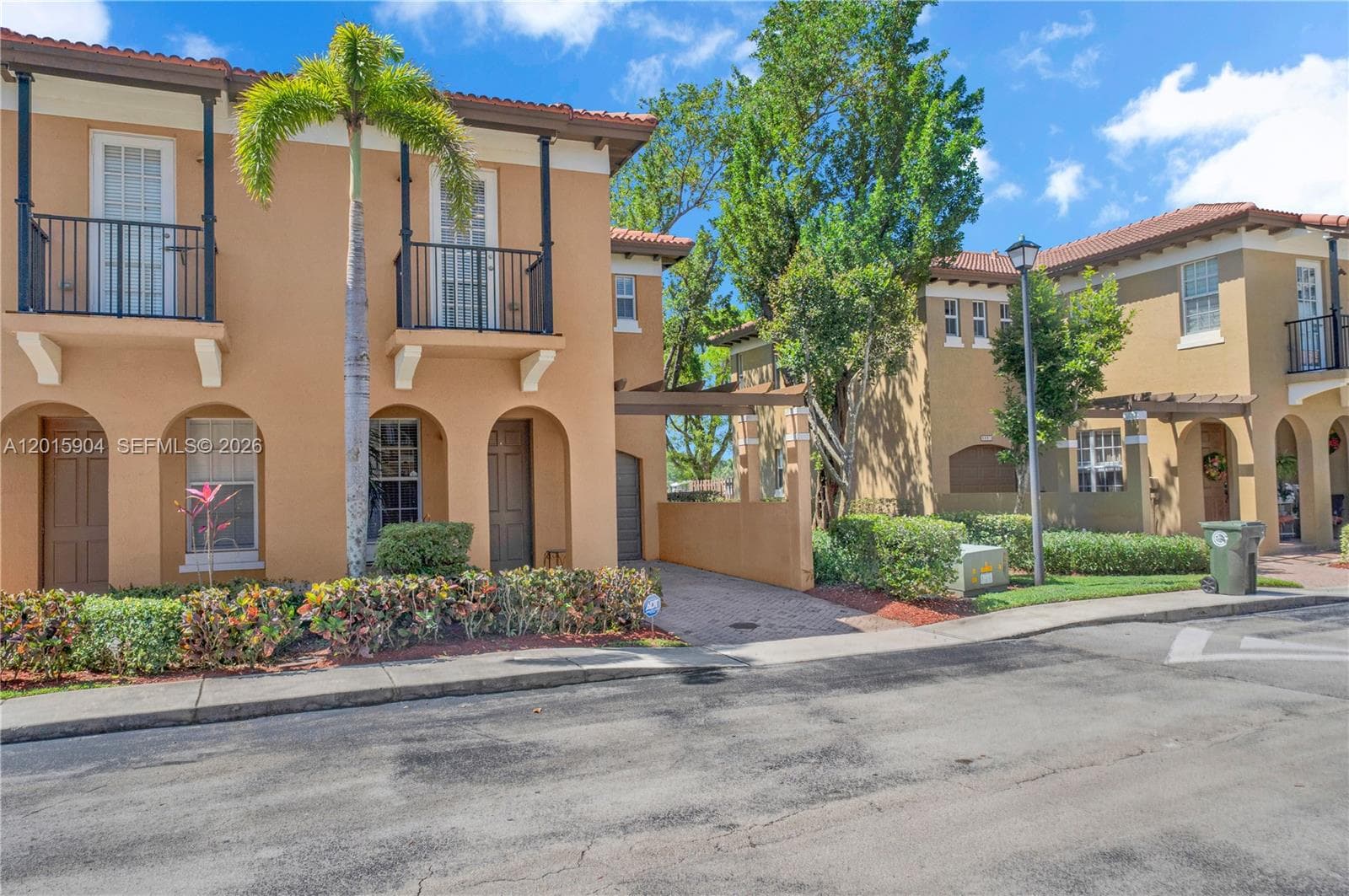 6893 Julia Gardens Dr, Coconut Creek FL 33073 photo 3