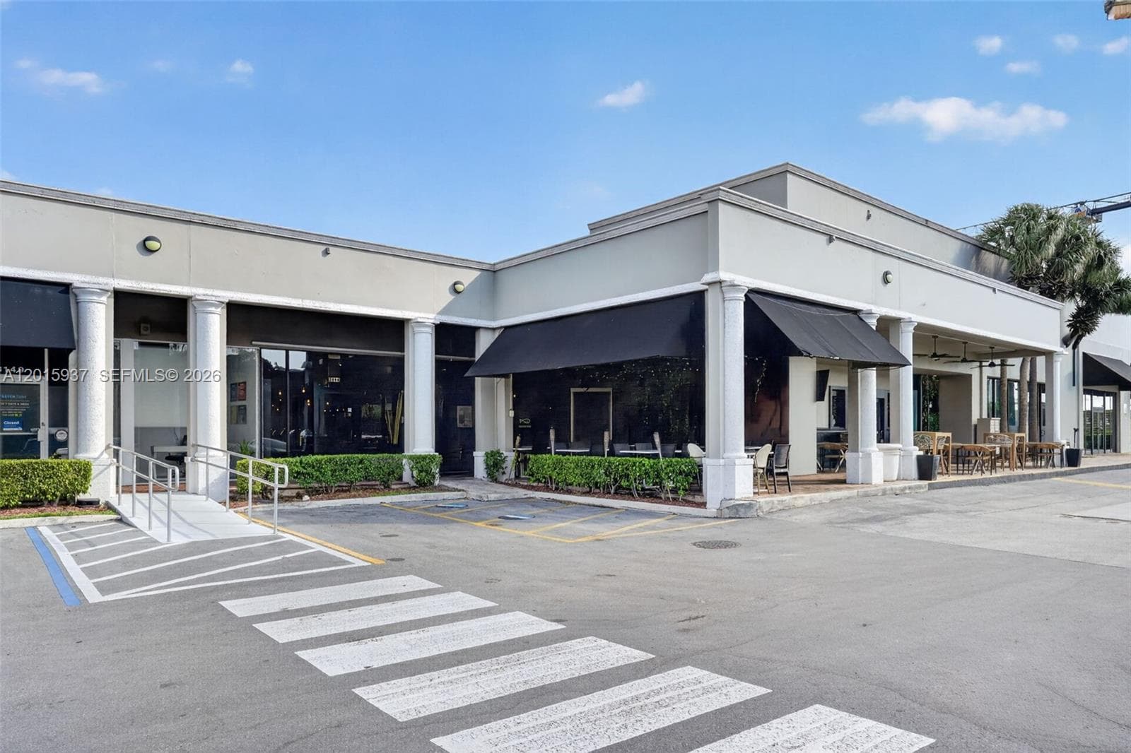 Established Full-Service Restaurant For Sale Prime, North Miami Beach FL 33160 photo 2
