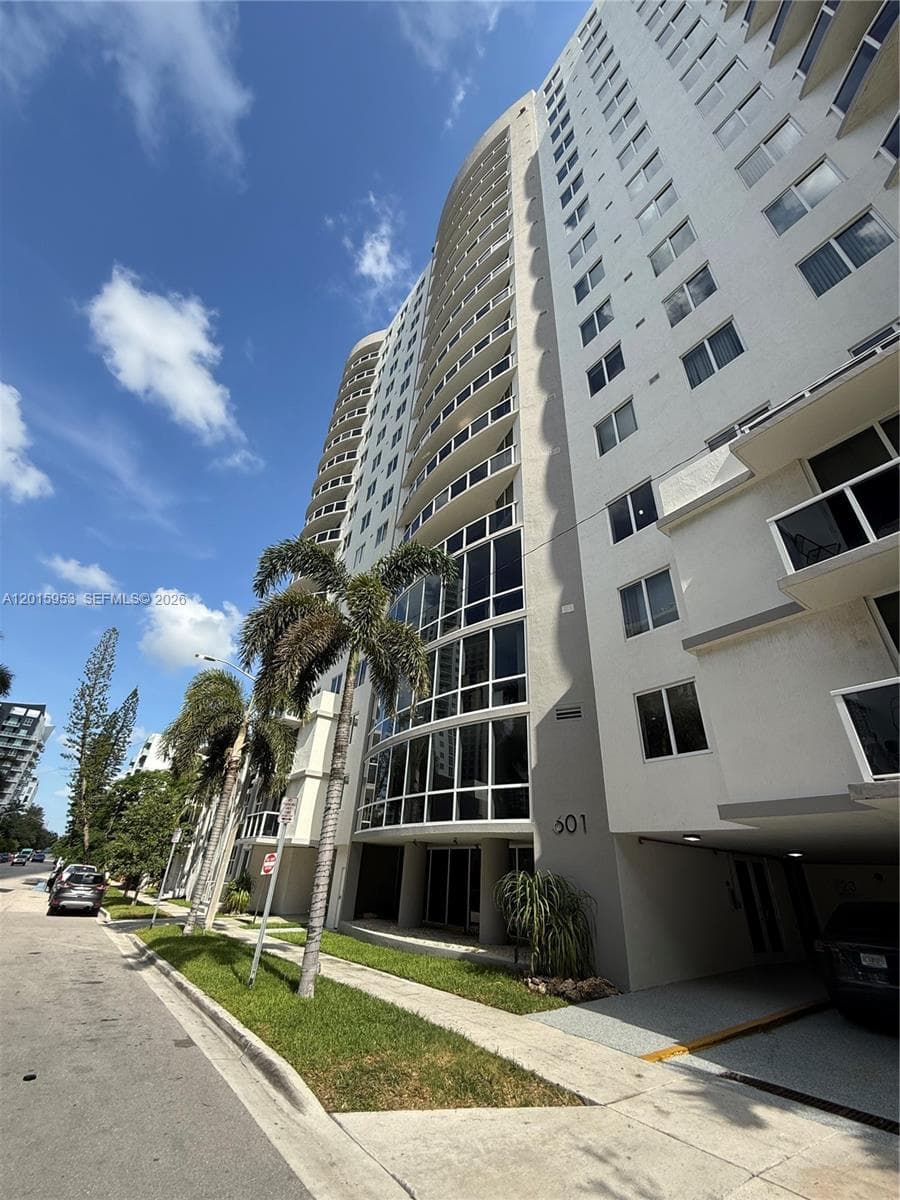 601 NE 23rd St # 707, Miami FL 33137 photo 2
