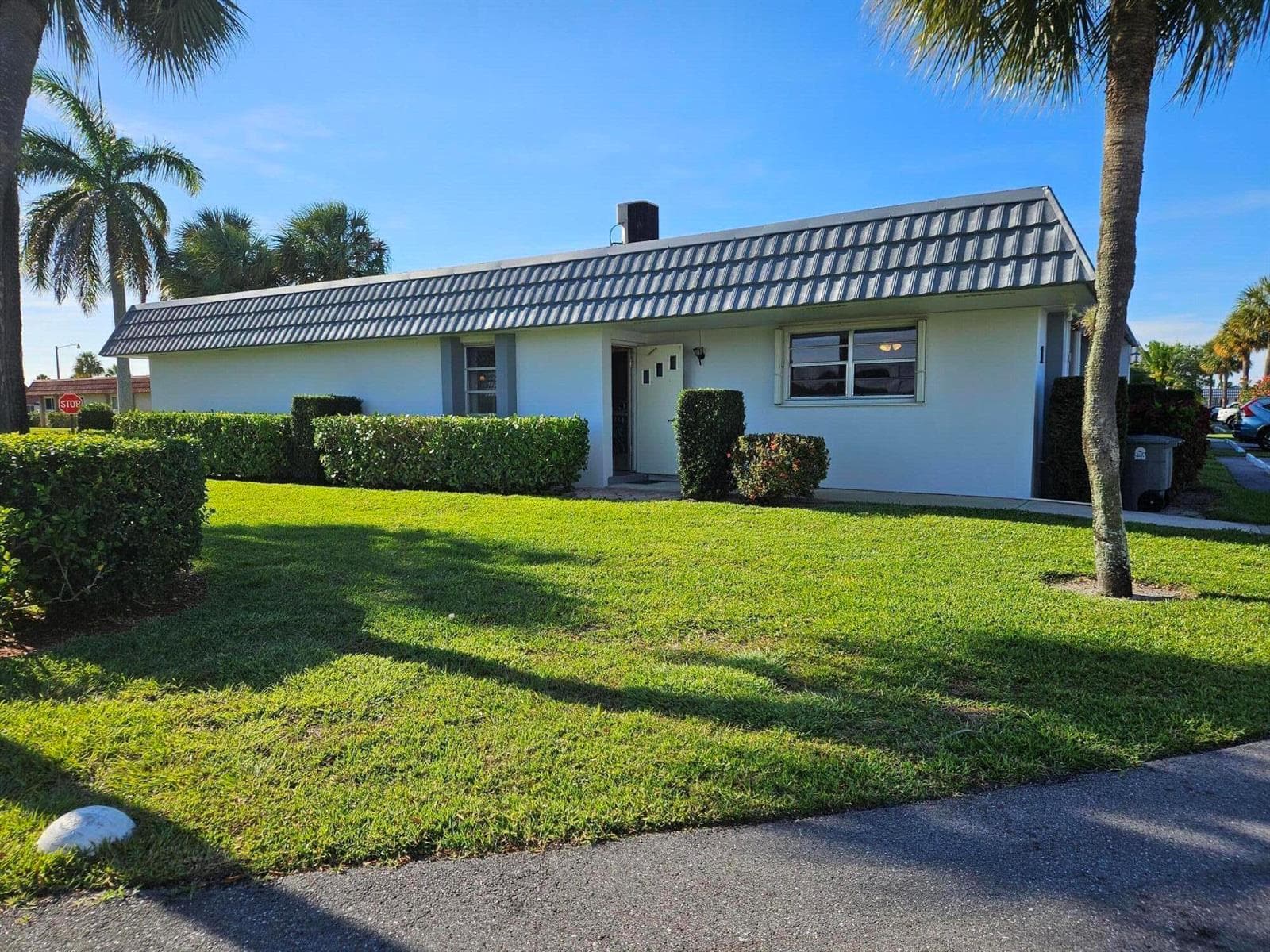 2886 E Fernley Dr Drive E # 1, West Palm Beach FL 33415 photo 2
