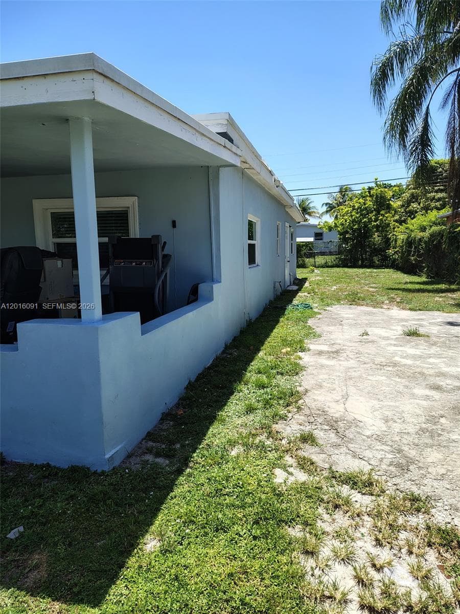 311 NW 28th Way, Fort Lauderdale FL 33311 photo 3