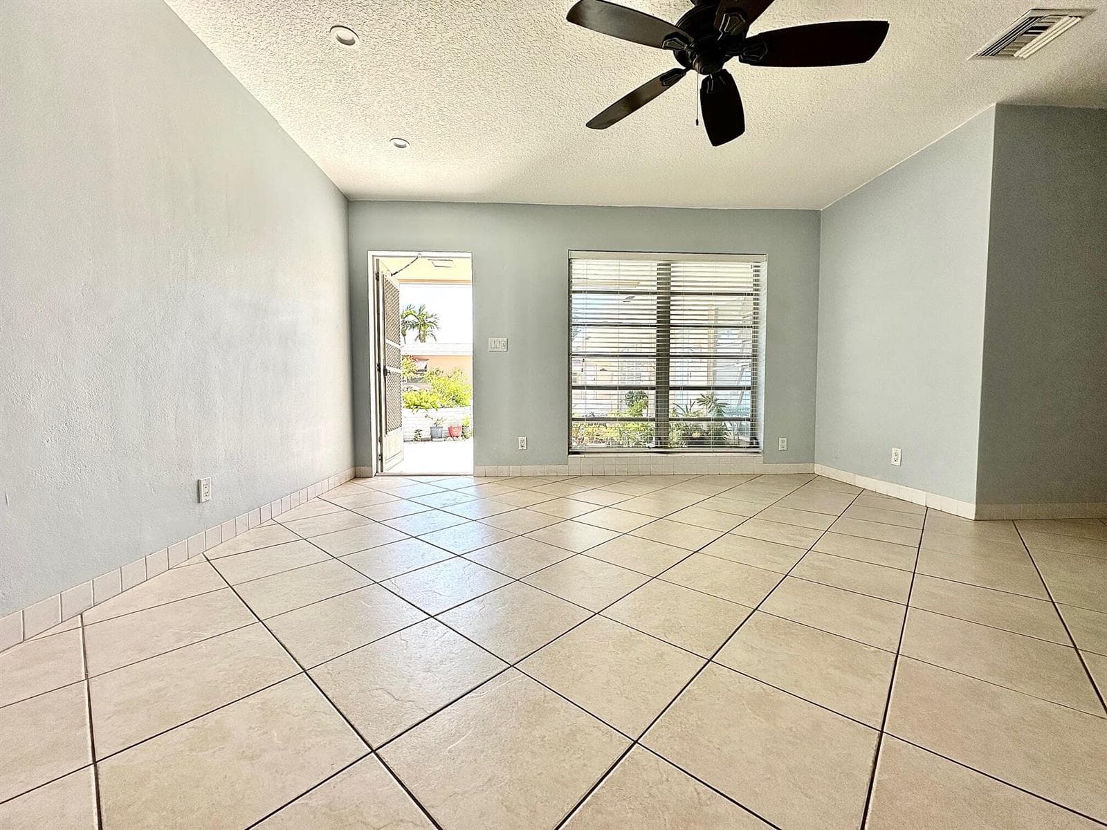 1261 SE 4th Street # 2, Deerfield Beach FL 33441 photo 2