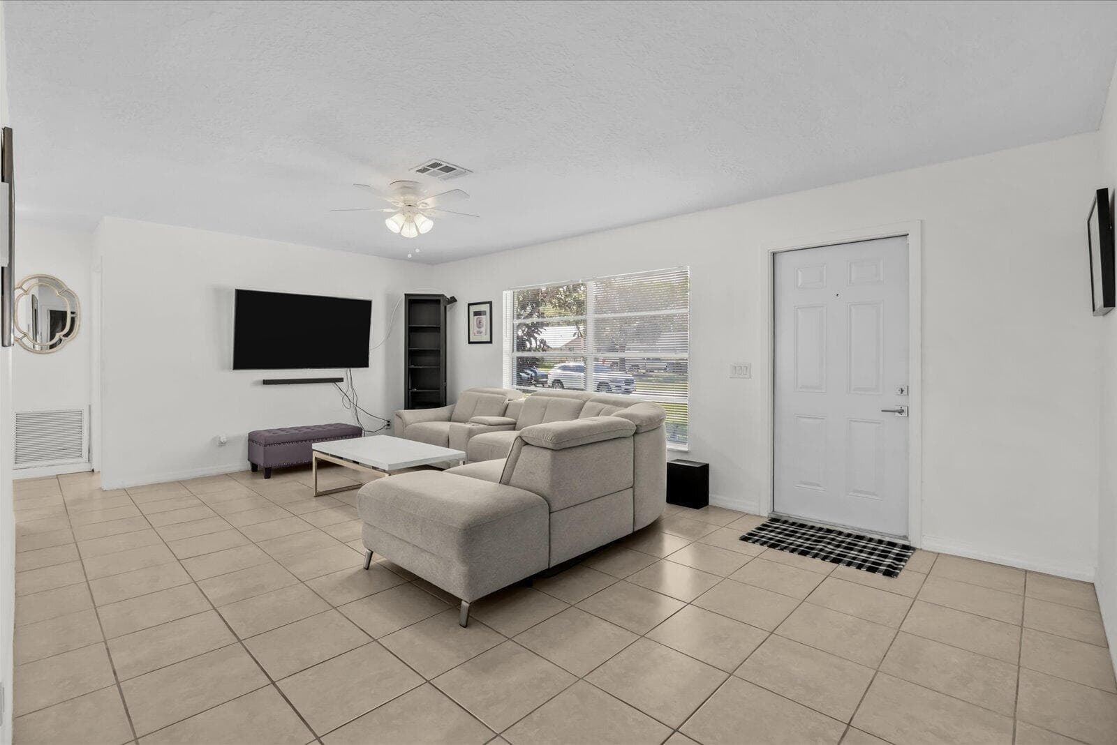 1549 SE Minorca Avenue, Port St. Lucie FL 34952 photo 4