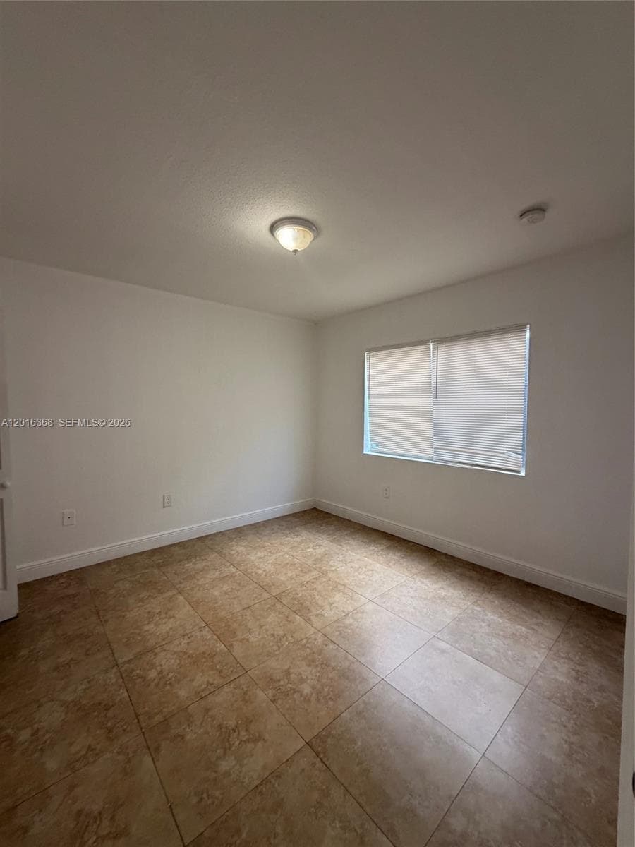 219 NW 10th St # 2, Miami, FL 33136 photo 5