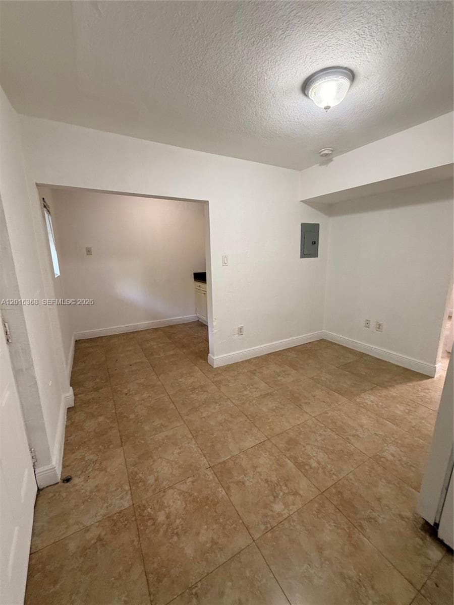 219 NW 10th St # 2, Miami, FL 33136 photo 4