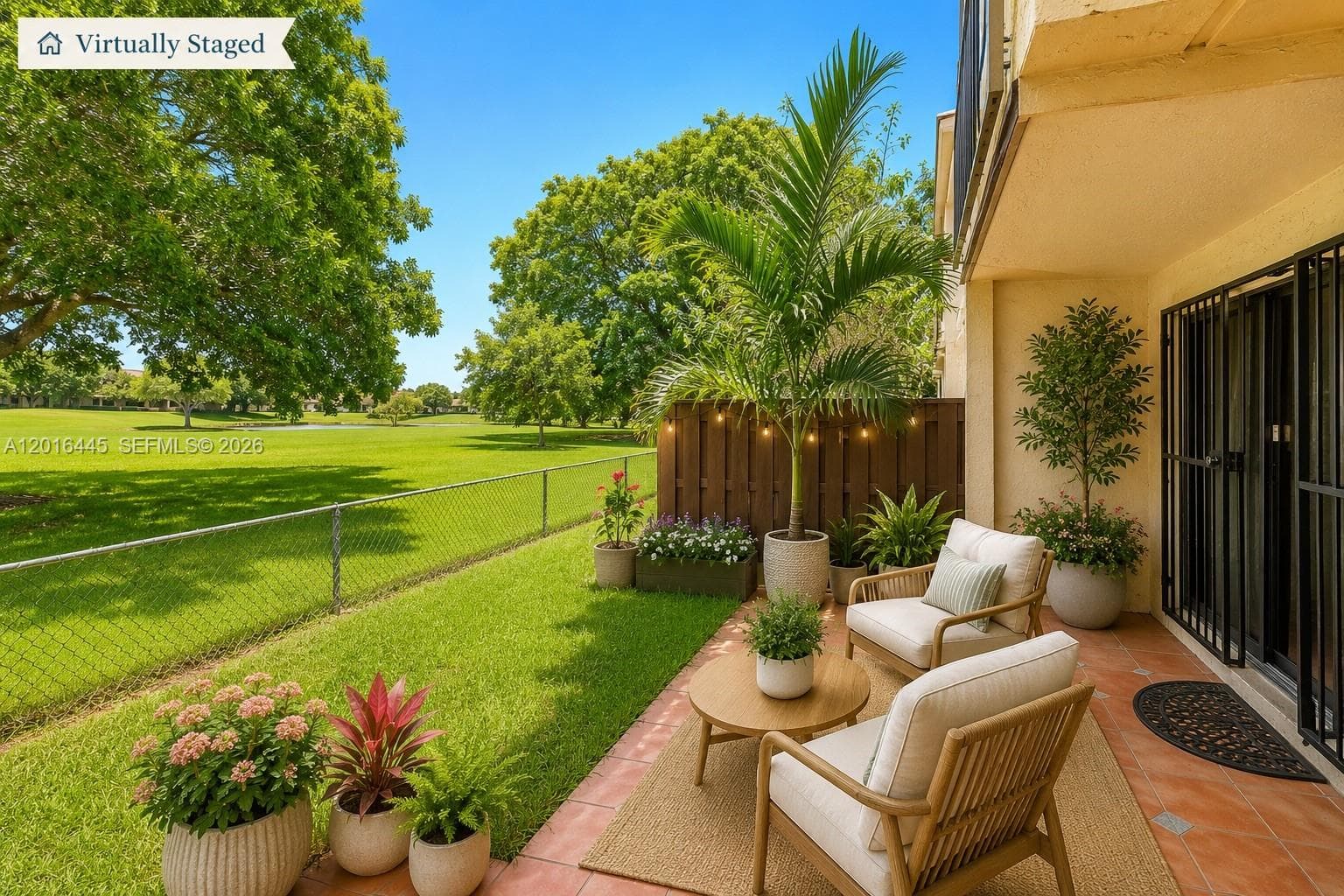 425 W Park Dr # 10, Miami FL 33172 photo 2