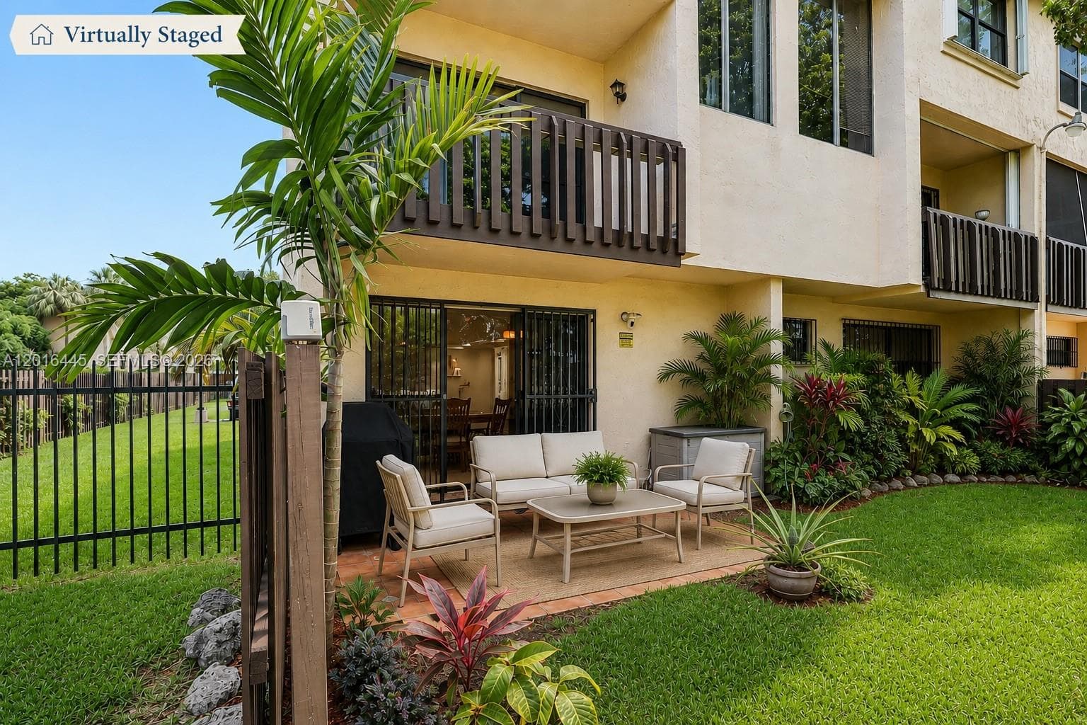 425 W Park Dr # 10, Miami FL 33172 photo 5