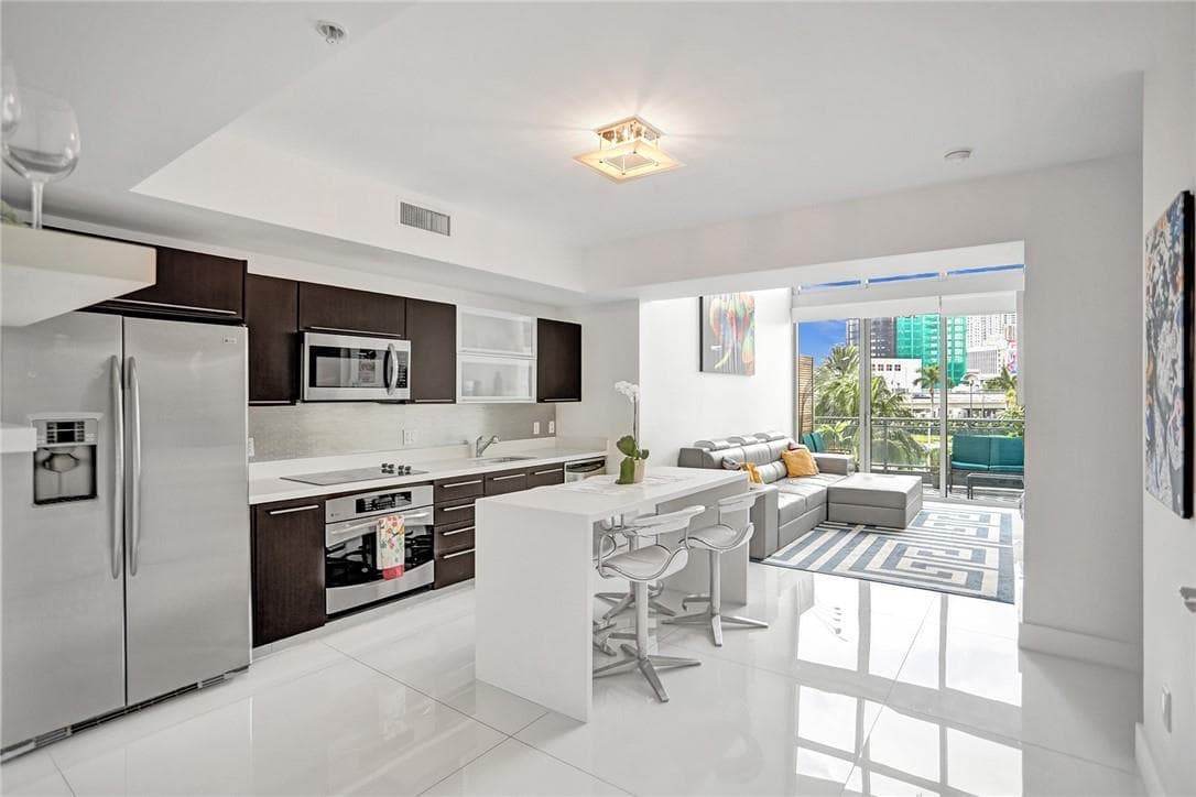 90 SW 3rd Street, Miami FL 33130 photo 3