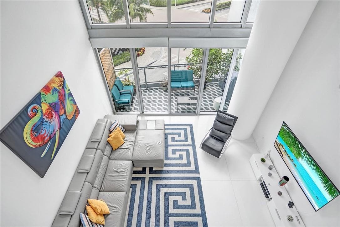 90 SW 3rd Street, Miami FL 33130 photo 4
